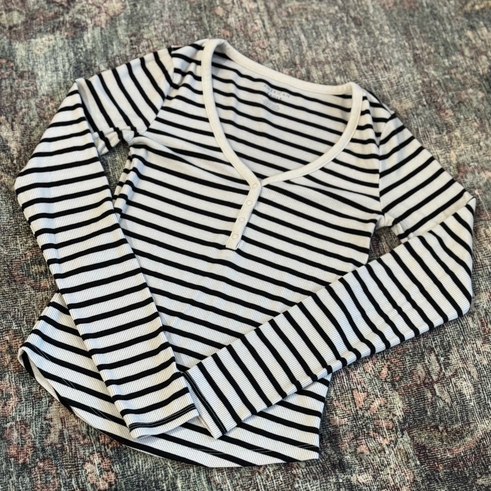 American Eagle Striped Henley Size Small